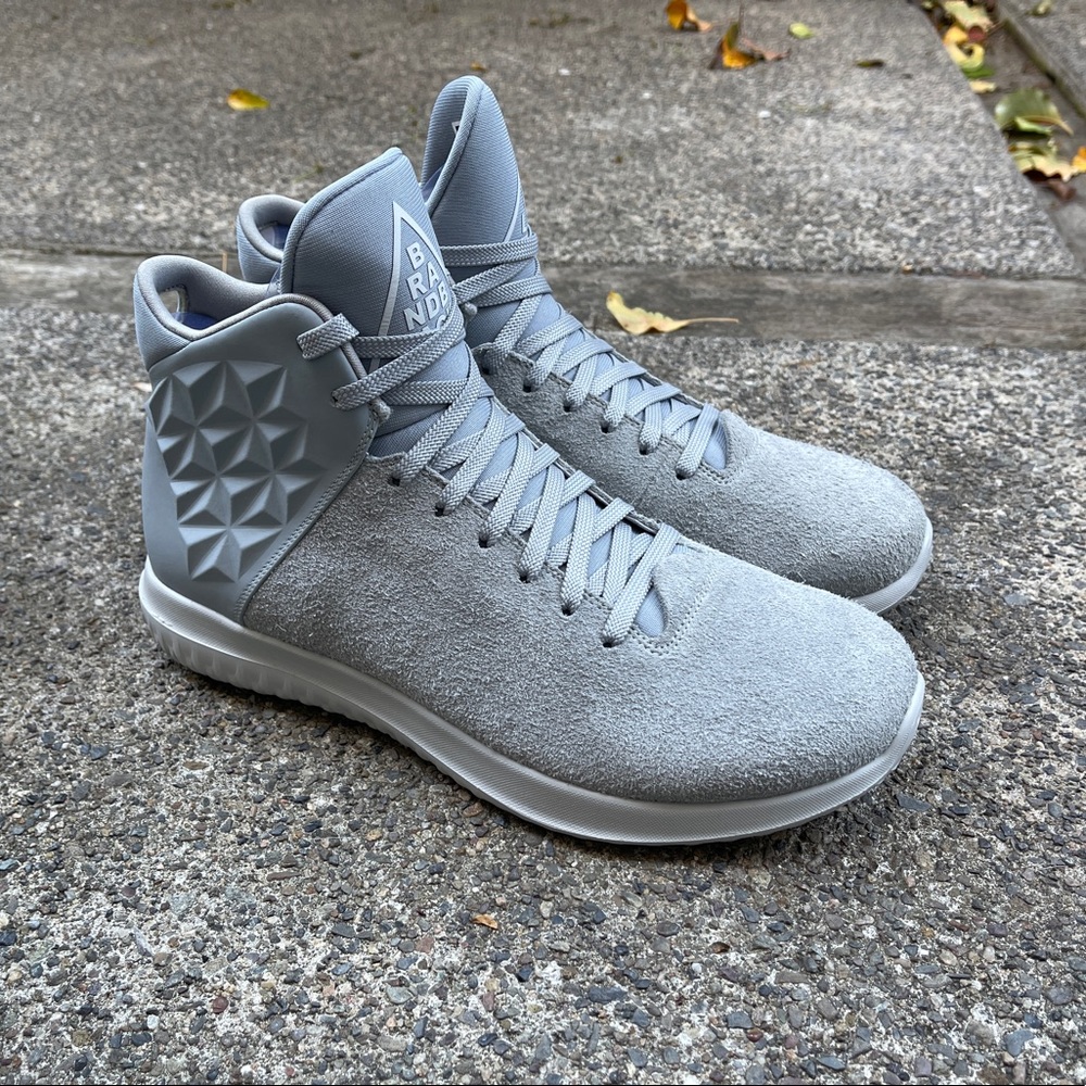 New Brandblack high top boot Men’s size 9